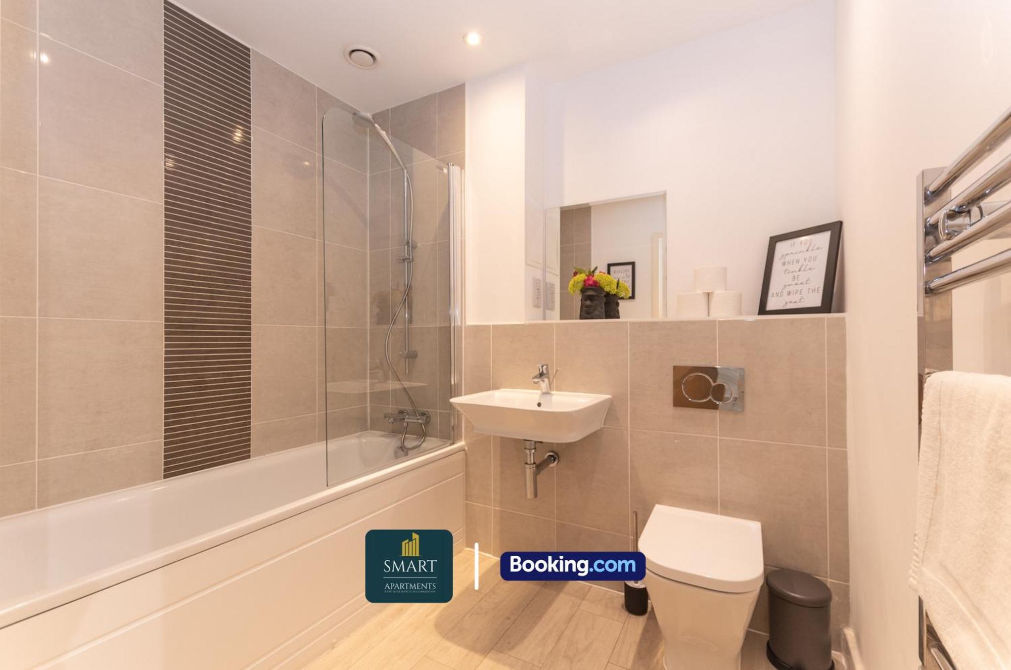 Spacious City Center Apartment By Smart Apartments Short Lets & Serviced Accommodation Apartment Southampton With Free Wifi 외부 사진
